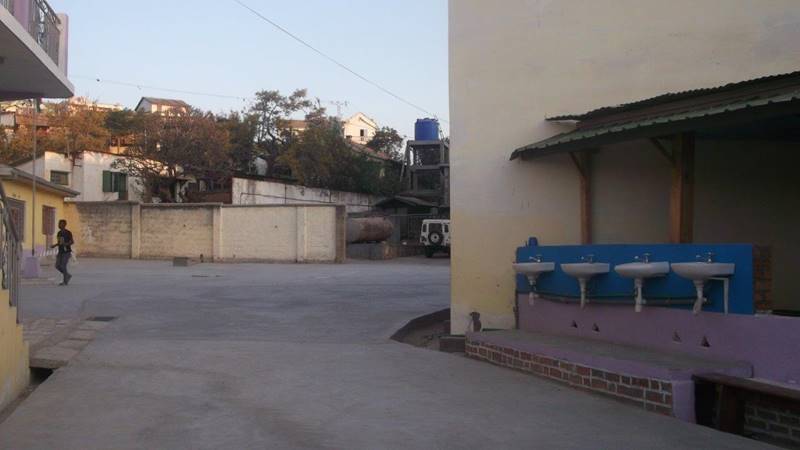 Une image contenant extérieur, passage, route, rue
Description générée automatiquement