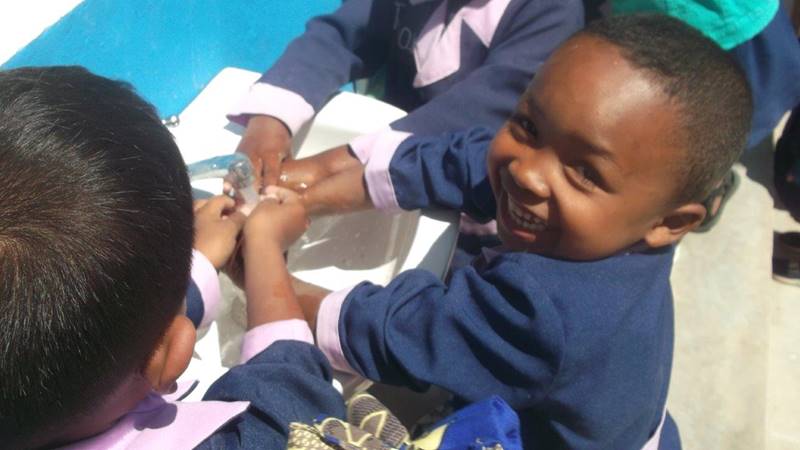 Une image contenant garçon, personne, enfant, jeune
Description générée automatiquement